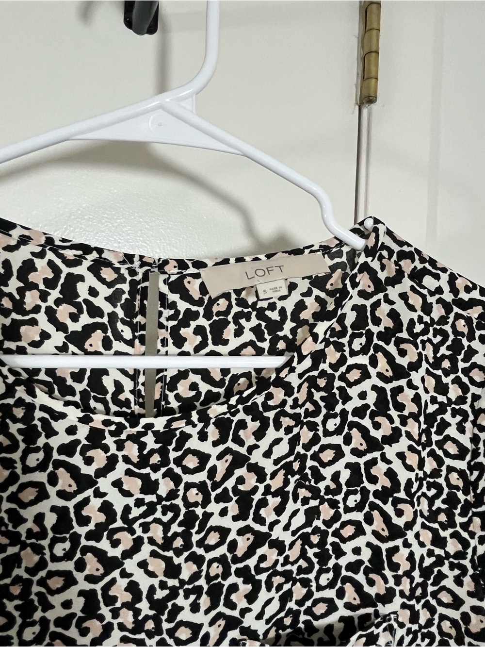 3 Tops: LOFT and Ann Taylor - Picture 7 of 12